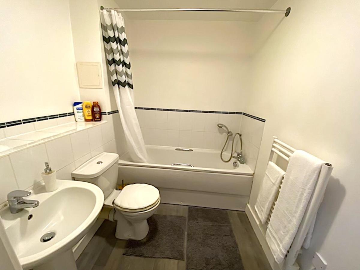 Stylish Two Bed City Apartment With Secure Parking Σαουθάμπτον Εξωτερικό φωτογραφία